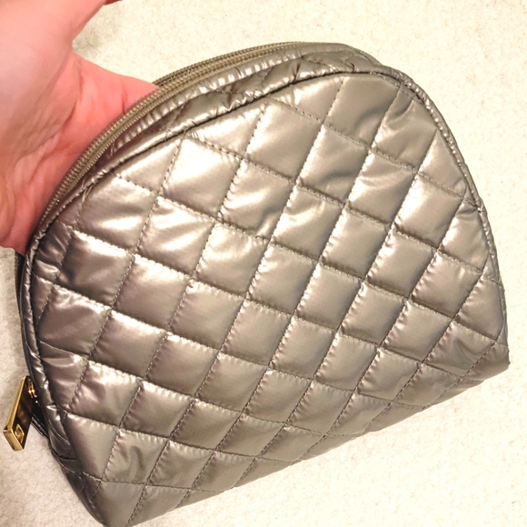 NWT Oliver Thomas Cosmetics Case KST Medium Metallic Taupe Gold Makeup Bag - Picture 8 of 8